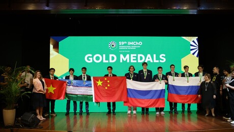 Estudantes russos conquistam dez medalhas de ouro em olimpíada de química no Brasil