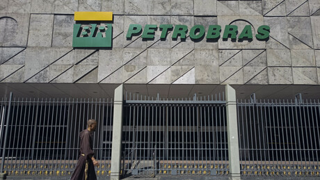 Nigéria dialoga com Petrobras para exploração de petróleo em águas profundas