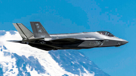 OVNIs 'espreitam' instalações militares dos EUA