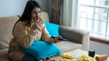 1 bilhão de adolescentes terão obesidade ou transtornos mentais até 2030, projeta estudo