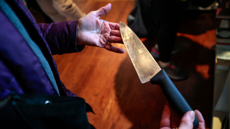 Mãe esfaqueia filha de dois anos por dívidas no 'Jogo do Tigrinho'