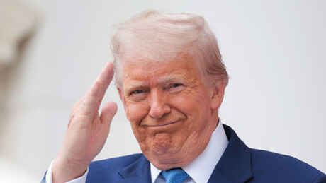 Trump está disposto a realizar reunião trilateral com Putin e Zelensky