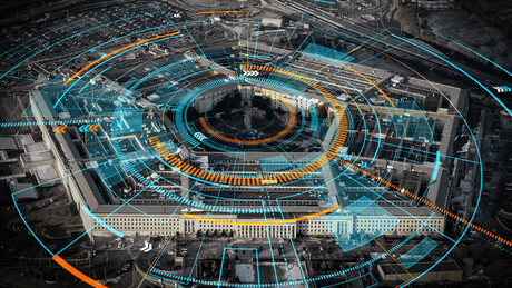 Funcionário do Pentágono tenta vazar informações ultrassecretas alegando discordância com Trump