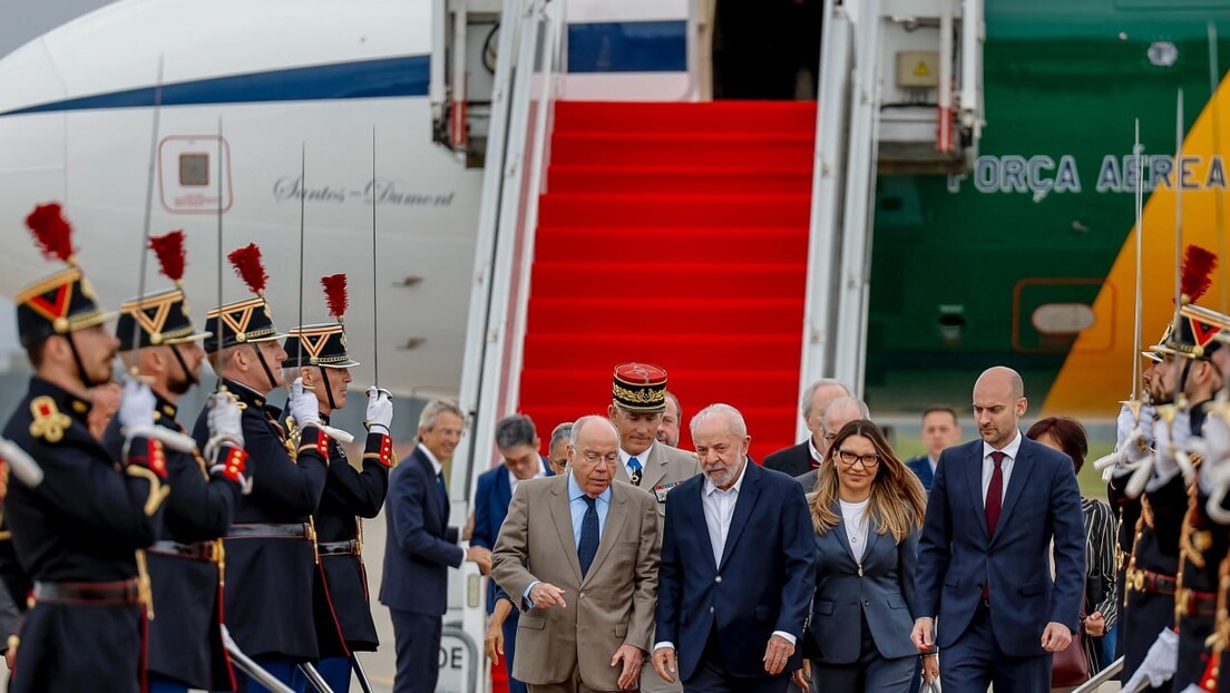 Lula chega a Paris, onde se reunirá com Macron