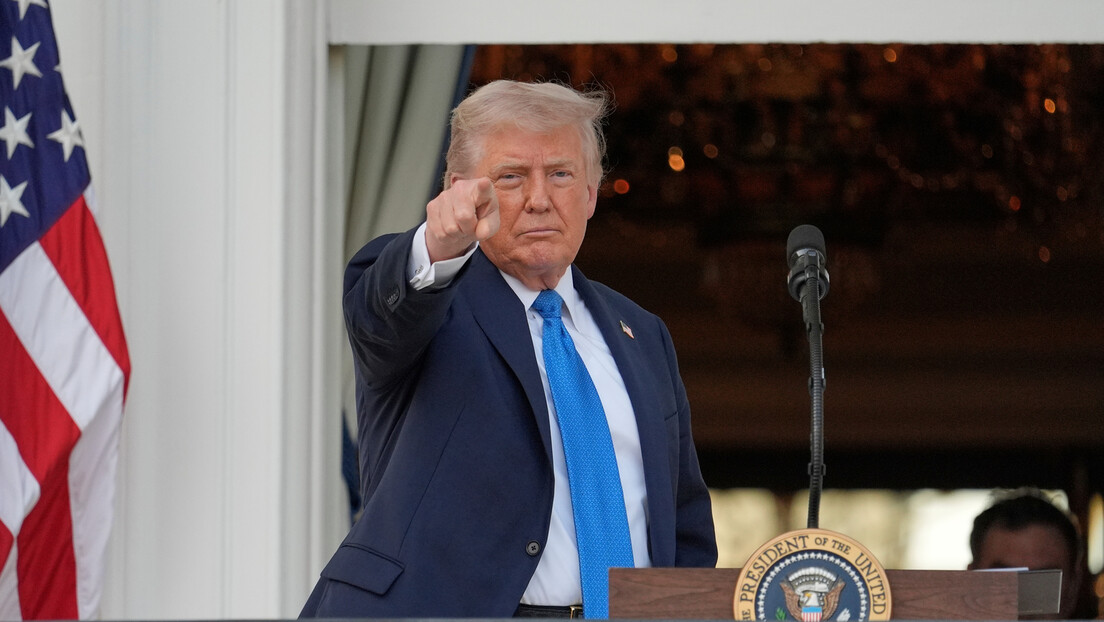 Trump assina ordem executiva que proíbe entrada de cidadãos de 12 países aos EUA