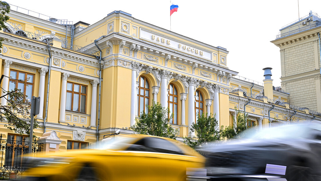 Banco Central da Rússia reduz taxa de juros, indicando desaceleração da inflação