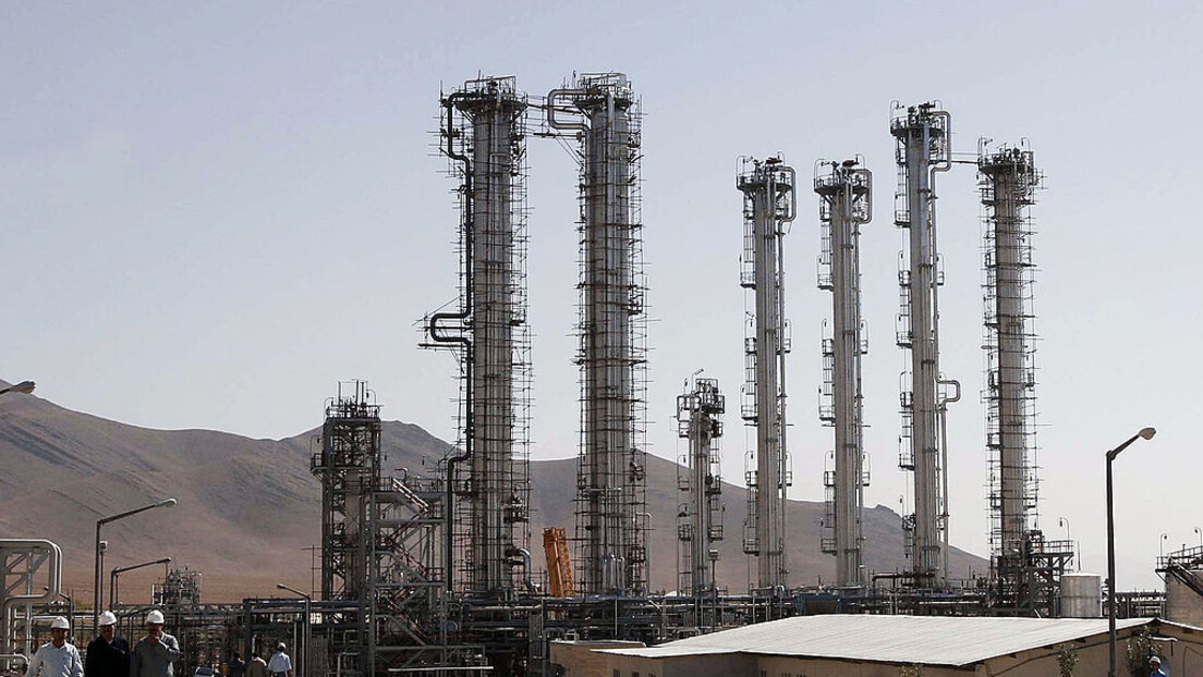 Rússia construirá oito usinas nucleares no Irã