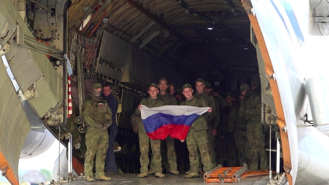 Novo grupo de prisioneiros retorna do cativeiro ucraniano para a Rússia