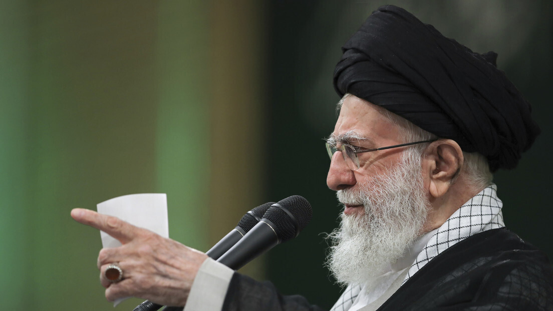 Líder Supremo do Irã envia forte advertência após ataques israelenses