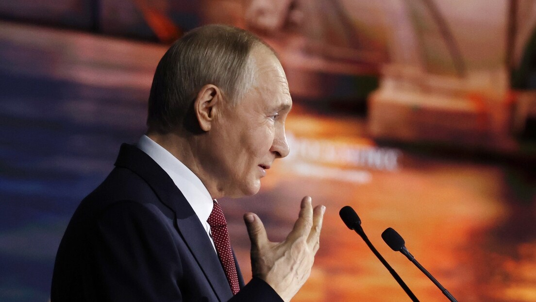 Putin comenta rumores de que Kiev poderia usar bomba suja: seria seu 'erro final'