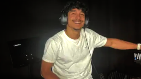 Estudante brasileiro de 18 anos é preso por imigração nos EUA e caso gera protestos