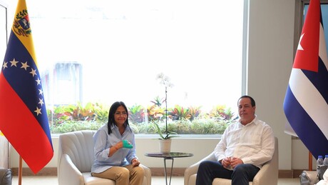 Venezuela e Cuba reforçam pacto para garantir atendimento médico gratuito