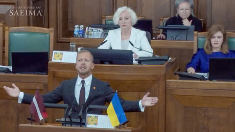 Deputado é expulso do Parlamento da Letônia por defender uso da língua russa