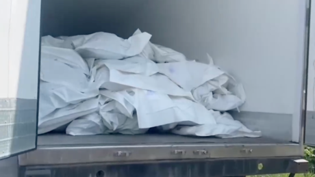 Acordo ignorado: Rússia envia corpos para fronteira, mas Ucrânia não aparece e desespera famílias