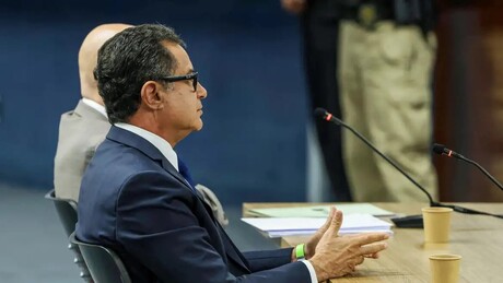 Em depoimento, ex-comandante da Marinha nega ter colocado tropas 'à disposição' de Bolsonaro