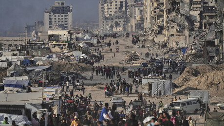 Israel abre fogo contra civis que tentavam receber ajuda humanitária em Gaza (VÍDEO)