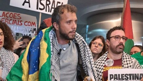 Thiago Ávila chega ao Brasil