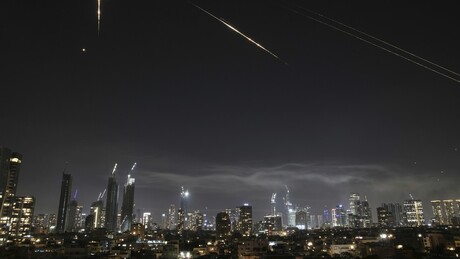 Axios: EUA auxiliam Israel na interceptação de mísseis iranianos