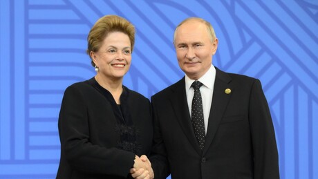 Dilma e Putin discutem fortalecimento de moedas locais e novas plataformas de pagamento