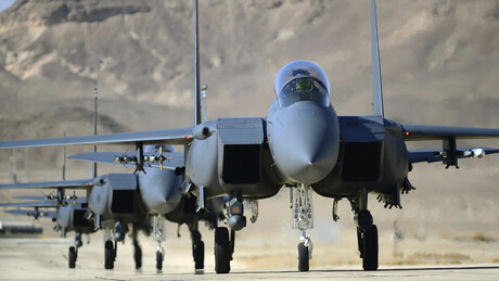 Israel confirma ataque com 20 aeronaves contra Irã