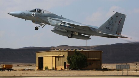 Ministro da Defesa israelense ordena 'ataques intensivos' contra Teerã e acusa Irã de violar trégua