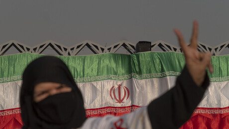 Líder supremo do Irã: 'Derrotamos os EUA e lhe demos um tapa na cara'