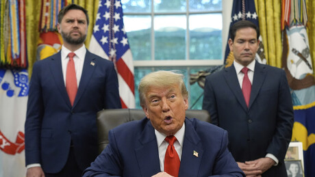 Trump sobre Canadá: 'Temos todas as cartas na mão, temos muito poder sobre eles'