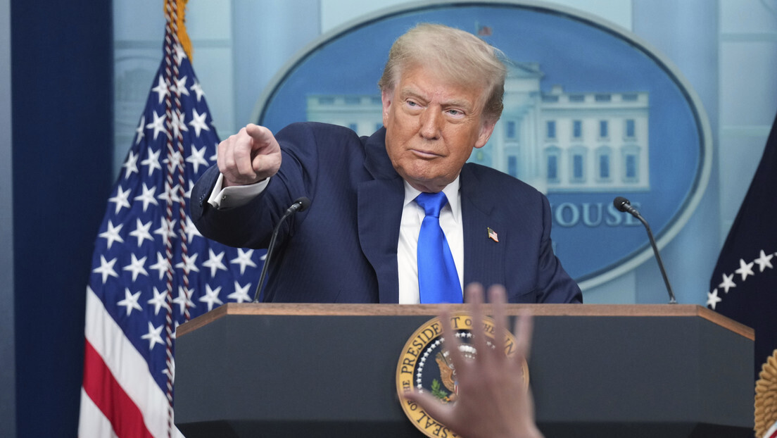 Victory 45-47: Trump lança linha de perfumes (FOTO)