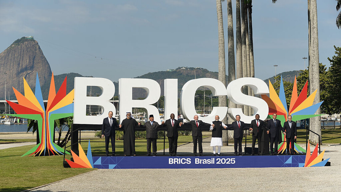 Cúpula do BRICS é encerrada no Rio com apelo por reforma global e ações contra mudanças climáticas