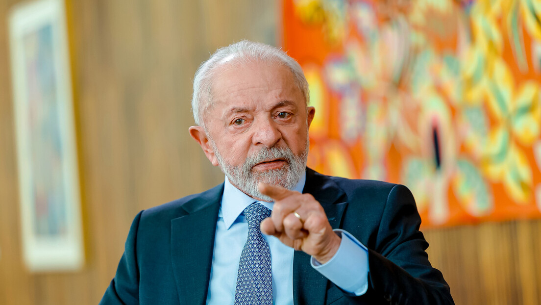 'Eu que deveria taxar ele', diz Lula a Trump