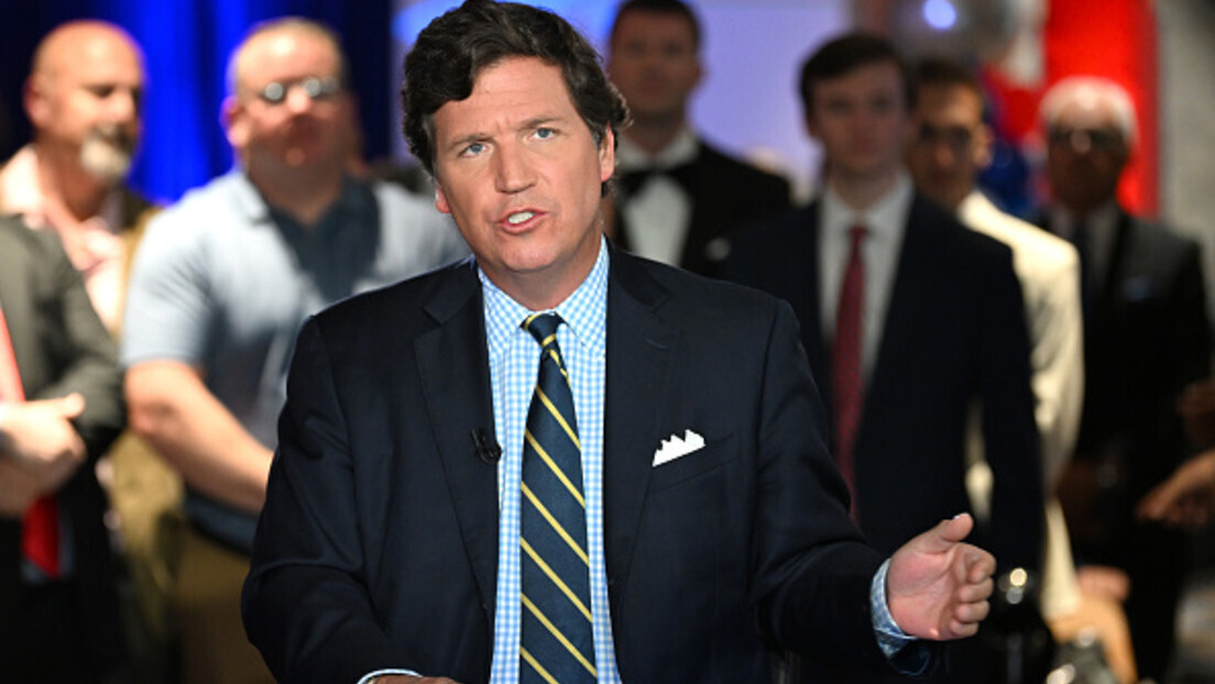 Tucker Carlson: 'É difícil quebrar' um país unido como a Rússia