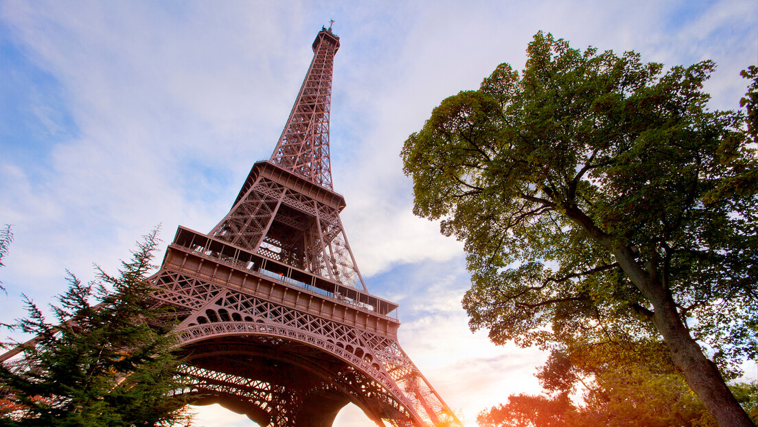 França aumentará impostos para ricos buscando reduzir déficit orçamentário