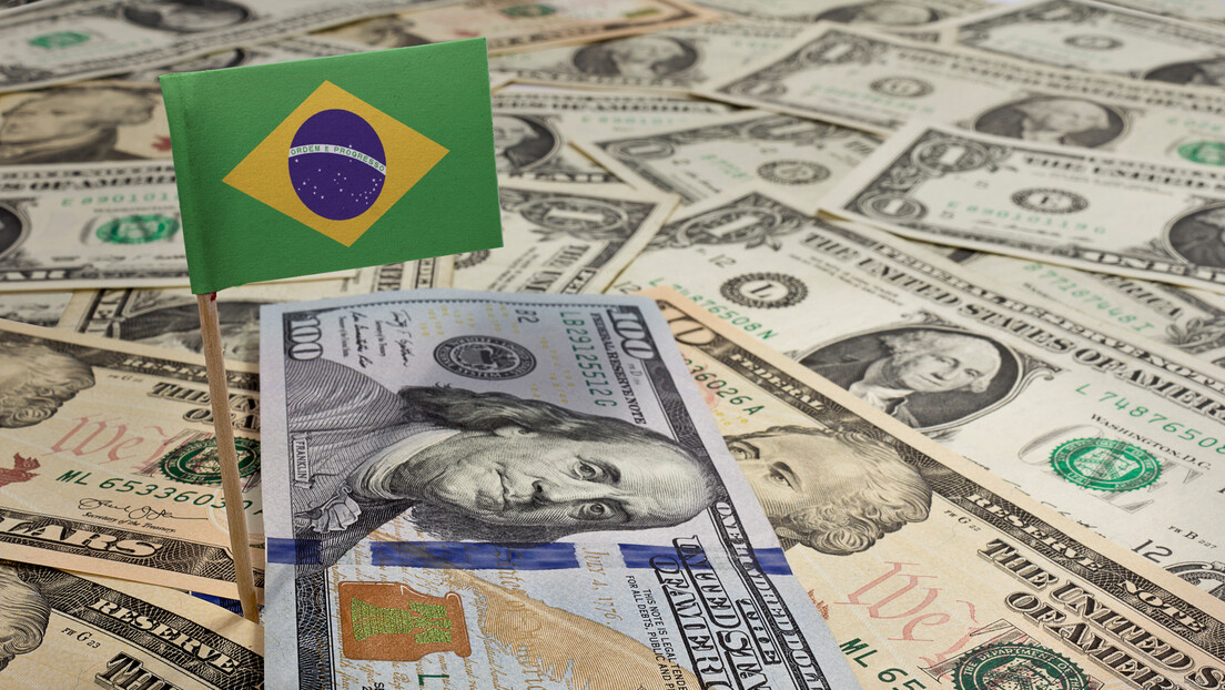 Ex-CIA alerta que tarifas de Trump vão acelerar desdolarização no Brasil e outros países do BRICS