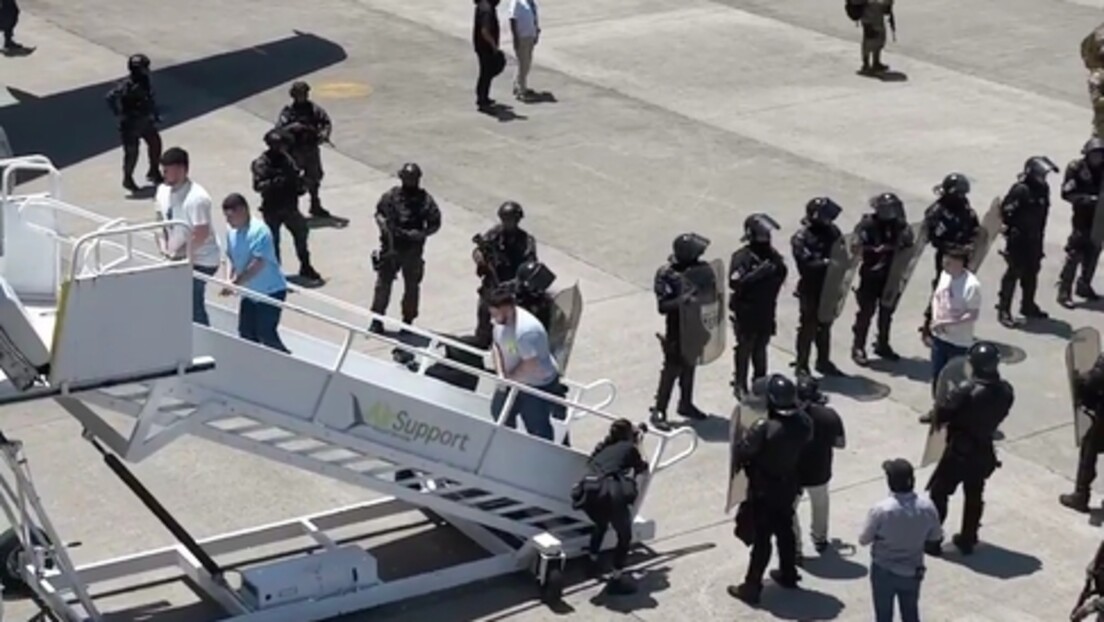 Venezuela confirma retorno de 252 migrantes detidos em El Salvador