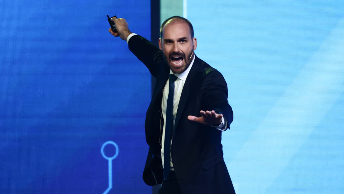 Eduardo Bolsonaro diz que se sentirá 'vingado dos ditadores de toga' em 'cenário de terra arrasada'