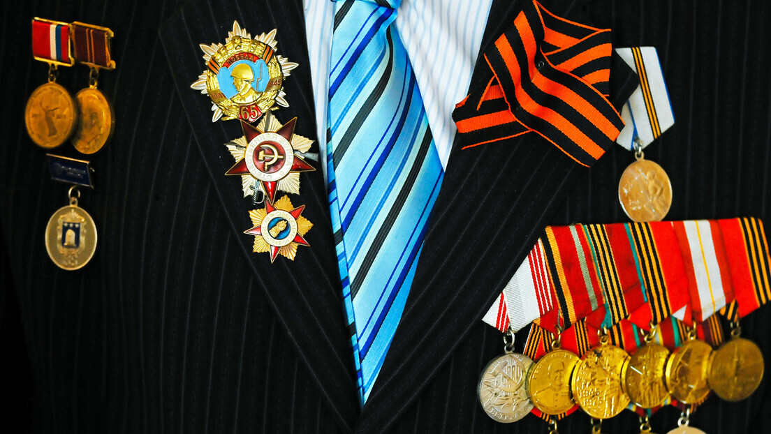 Aos 98 anos, veterano da Segunda Guerra é expulso da Letônia por postura pró-russa