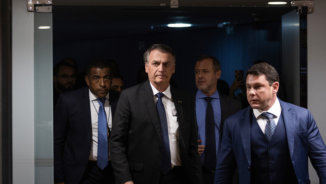 STF deve encerrar julgamento sobre cautelares contra Bolsonaro nesta segunda-feira (21)