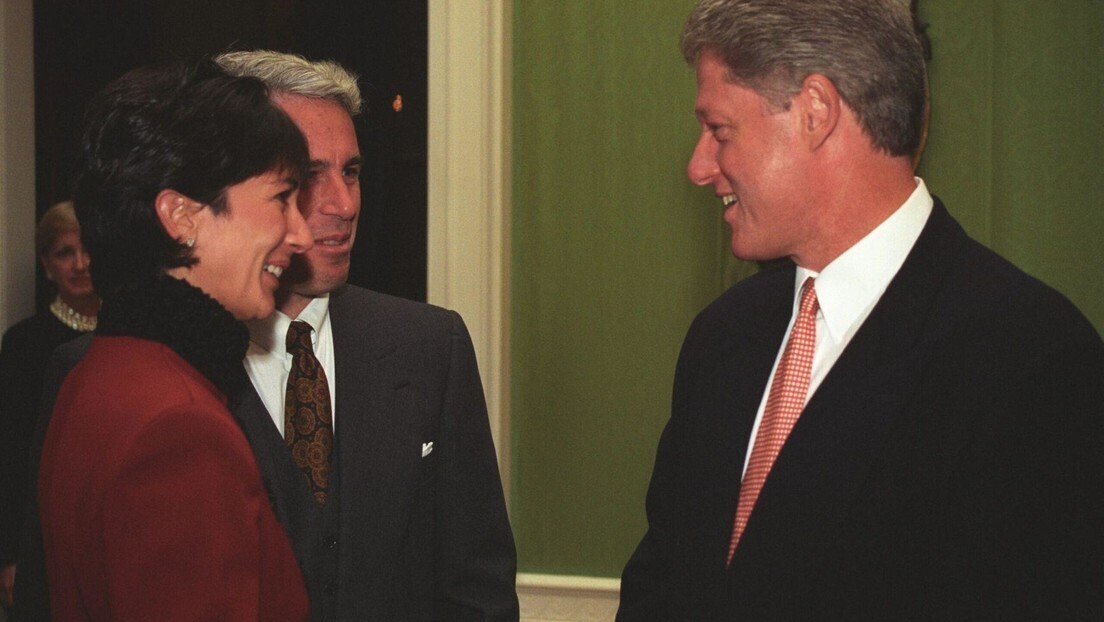 Bill Clinton elogiou Epstein por 'curiosidade infantil'