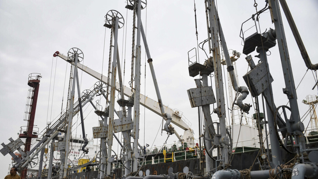 Trump anuncia acordo de exploração petrolífera com Paquistão