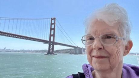 Americana de 77 anos vendeu tudo e foi viver em um navio de cruzeiro