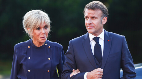 Macron estaria travando negociações por alegações sobre sua esposa ser trans