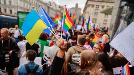 Decisão inédita sobre união homoafetiva causa tensão judicial na Ucrânia