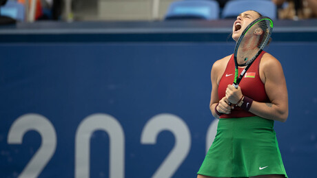 Atleta belarussa está a alguns pontos de superar americana como maior tenista do século