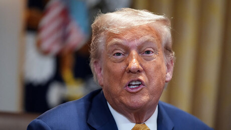 'Nos joga muita merda': Trump declara estar 'descontente' com Putin