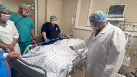 Criança de 5 anos fica ferida enquanto protegia mãe durante ataque ucraniano contra civis em Kursk