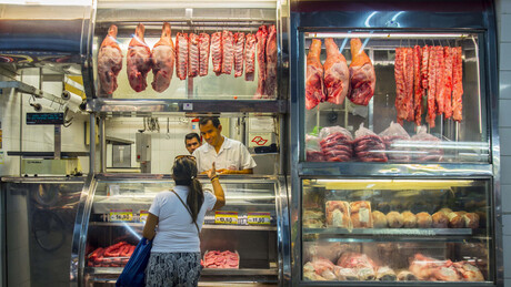 Tarifas de Trump sobre Brasil podem encarecer café, carne e papel nos EUA