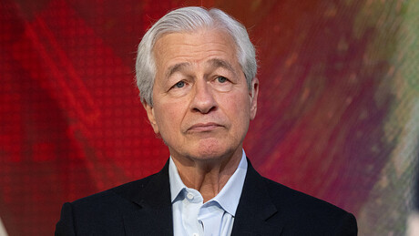 Europa está perdendo competitividade econômica para EUA e China, alerta CEO do JPMorgan