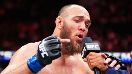 'A Rússia é minha casa': lutador brasileiro do UFC faz discurso em russo após vitória (VÍDEOS)