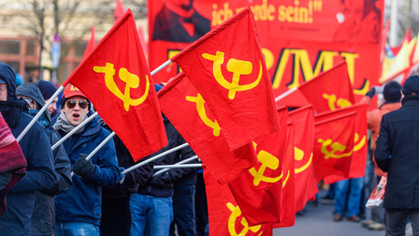 País da antiga Cortina de Ferro criminaliza comunismo