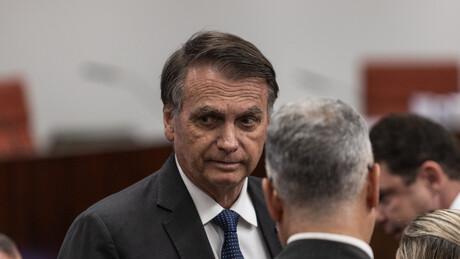 Tornozeleira de Bolsonaro teria sido exigência do deputado Paulo Pimenta